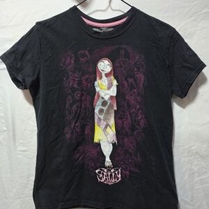 Disney Women's Black and Yellow Graphic Tee - Short Sleeve